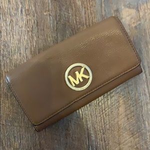 MK wallet camel